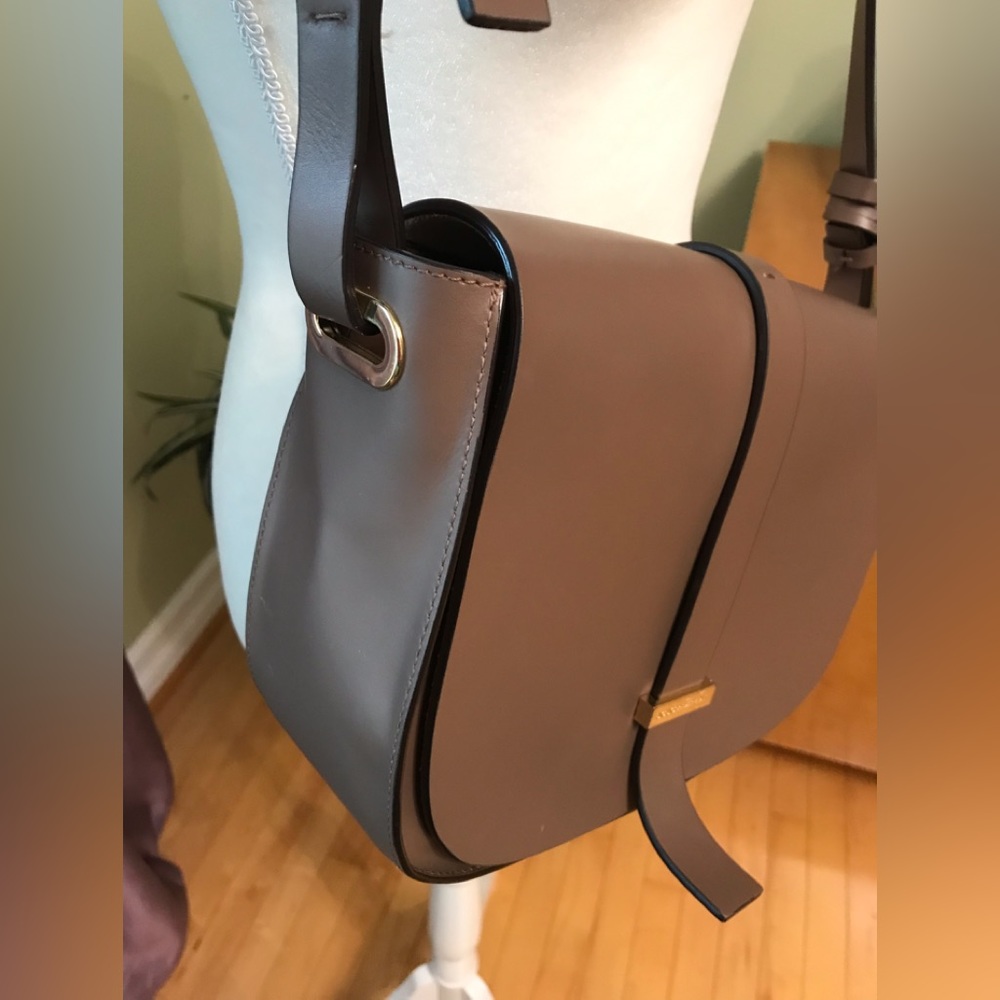 🌼BCBGMaxAzria Real Leather Crossbody Bag, 11”x8”x3.5” - Picture 2 of 16